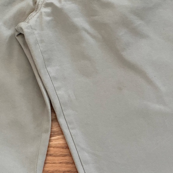 Merona, khaki colored, size 4, capris - Picture 4 of 7